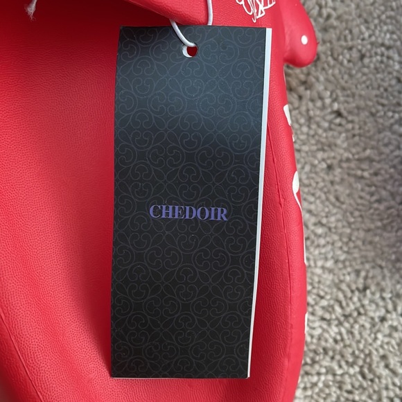 Chedoir Comfy Shark Slippers - Picture 4 of 4